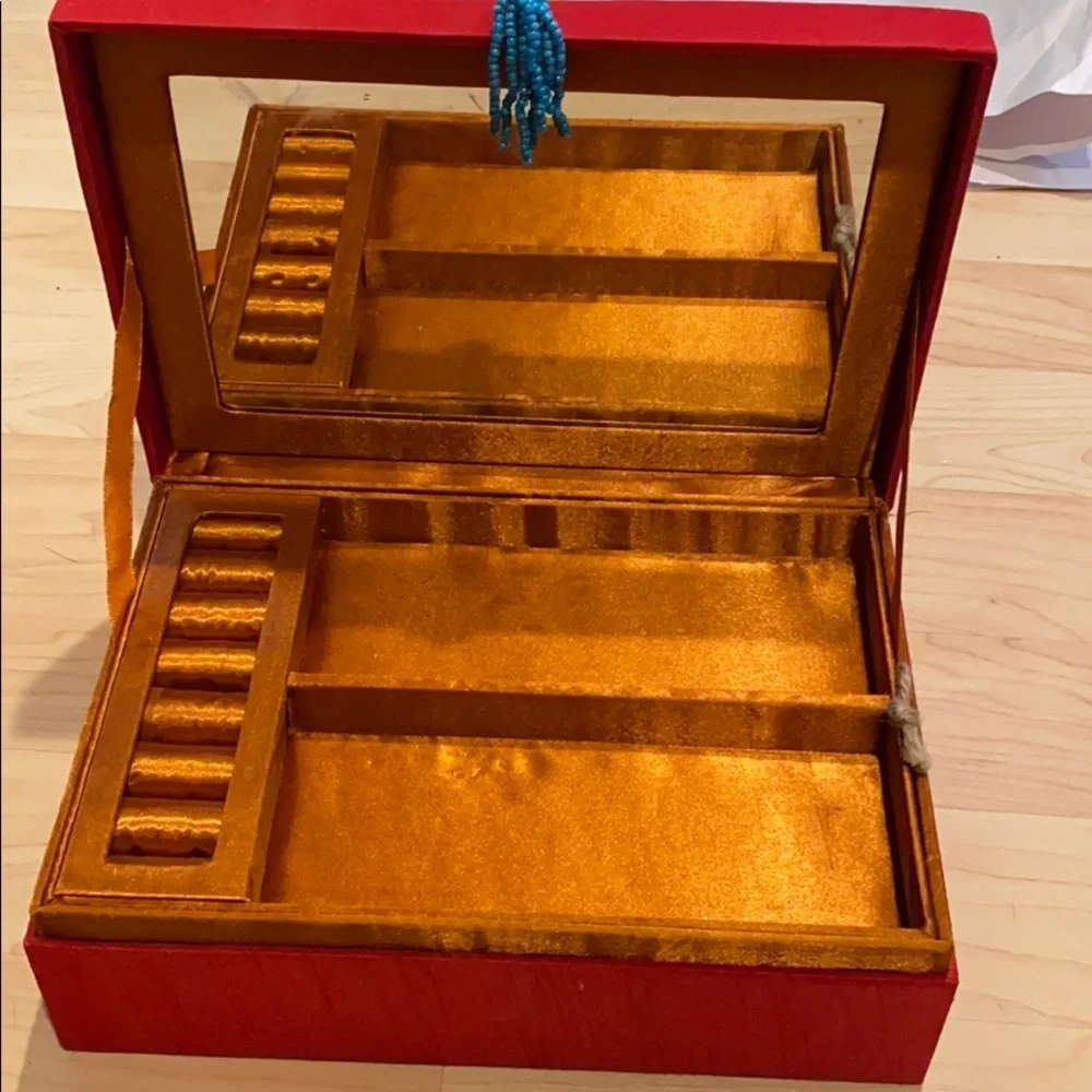Hobo embroidery bead jewelry box
